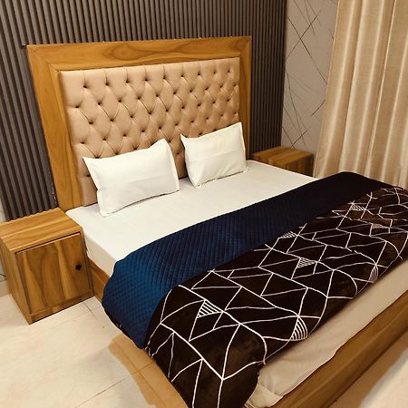 Madan Kunj B & B Mall Road Шимла Екстериор снимка
